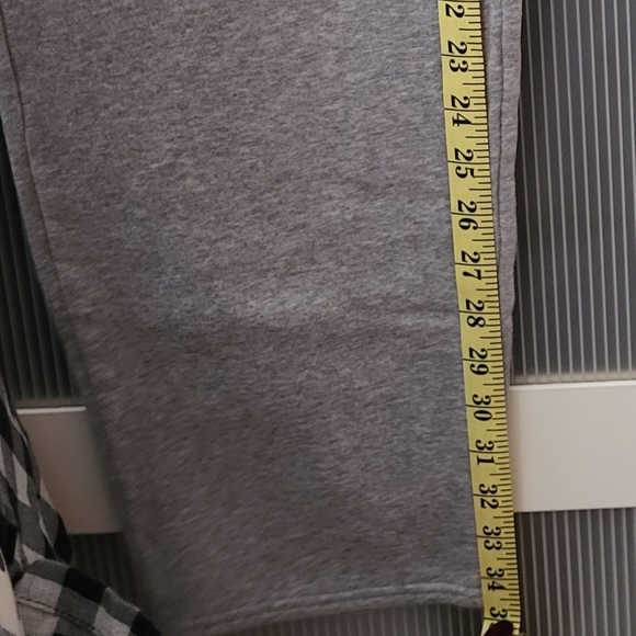 Under Armour track pants - Picture 5 of 7